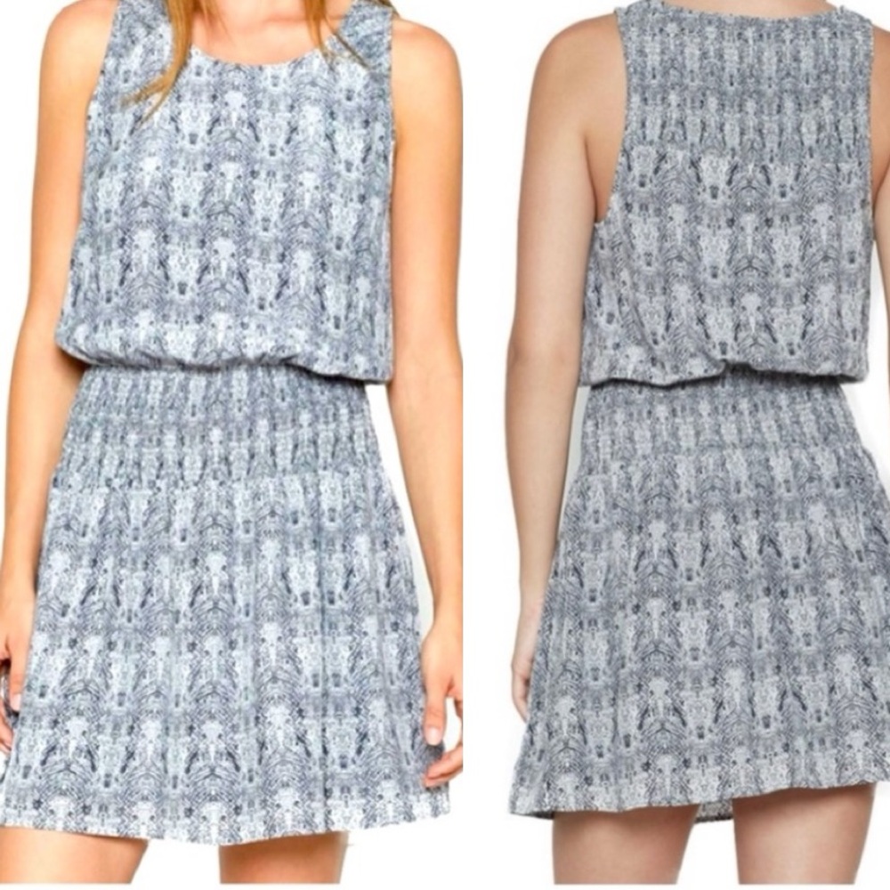 Joie Lawska Silk Smocked Waist Mini Dress Gray White Snake Print Pockets Large
